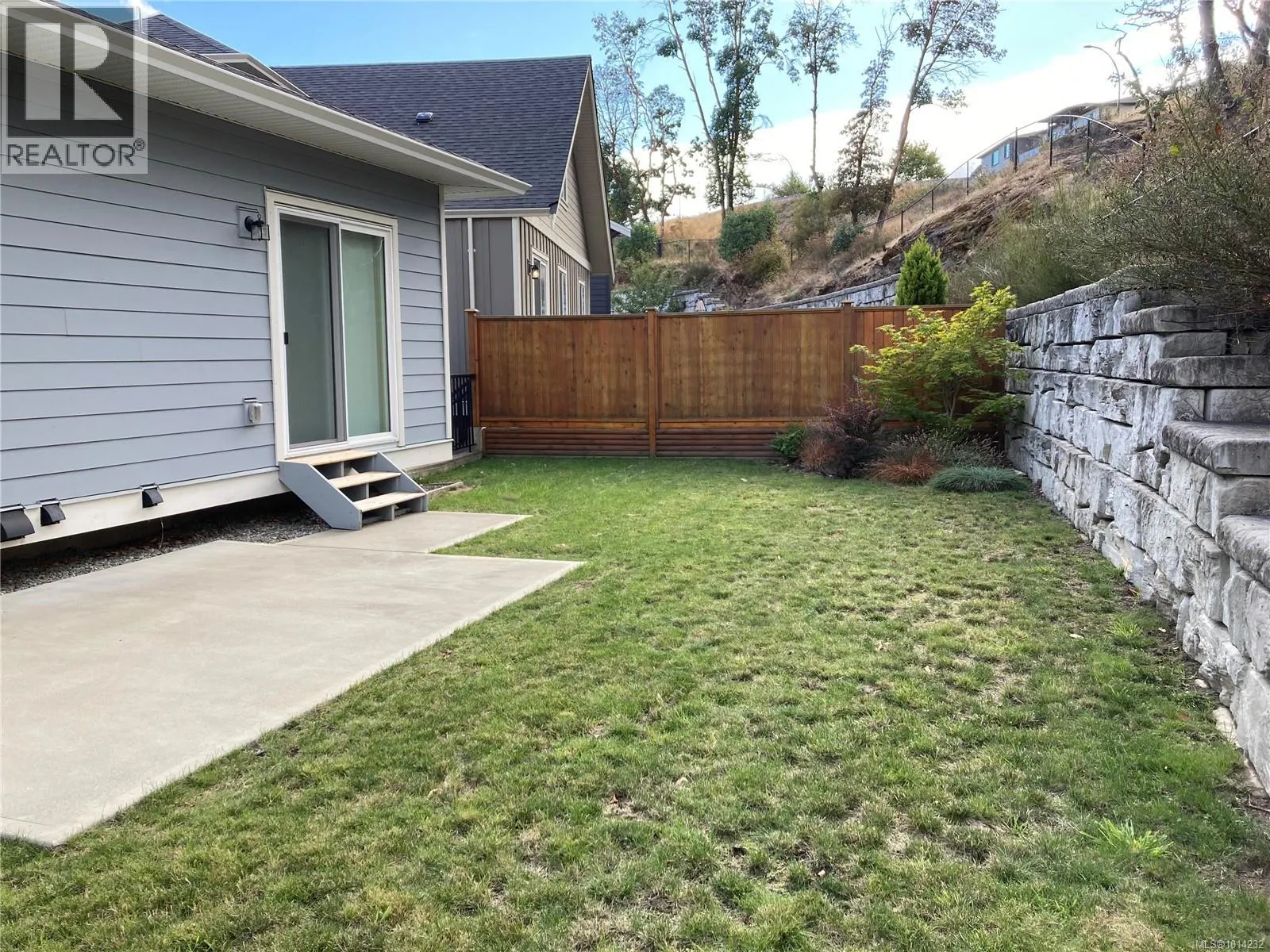 2406 Azurite Cres