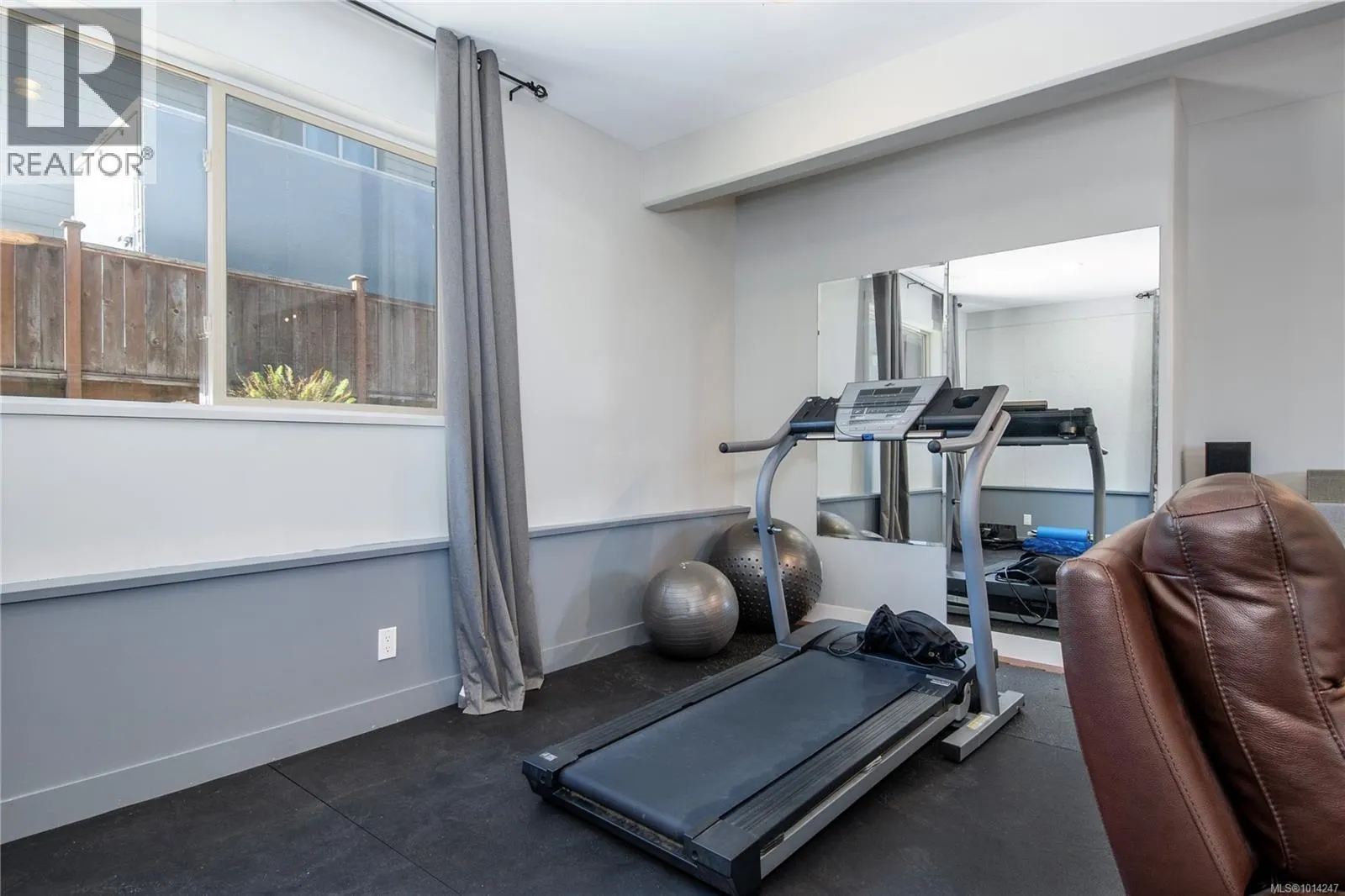 2953 Pacific View Terr