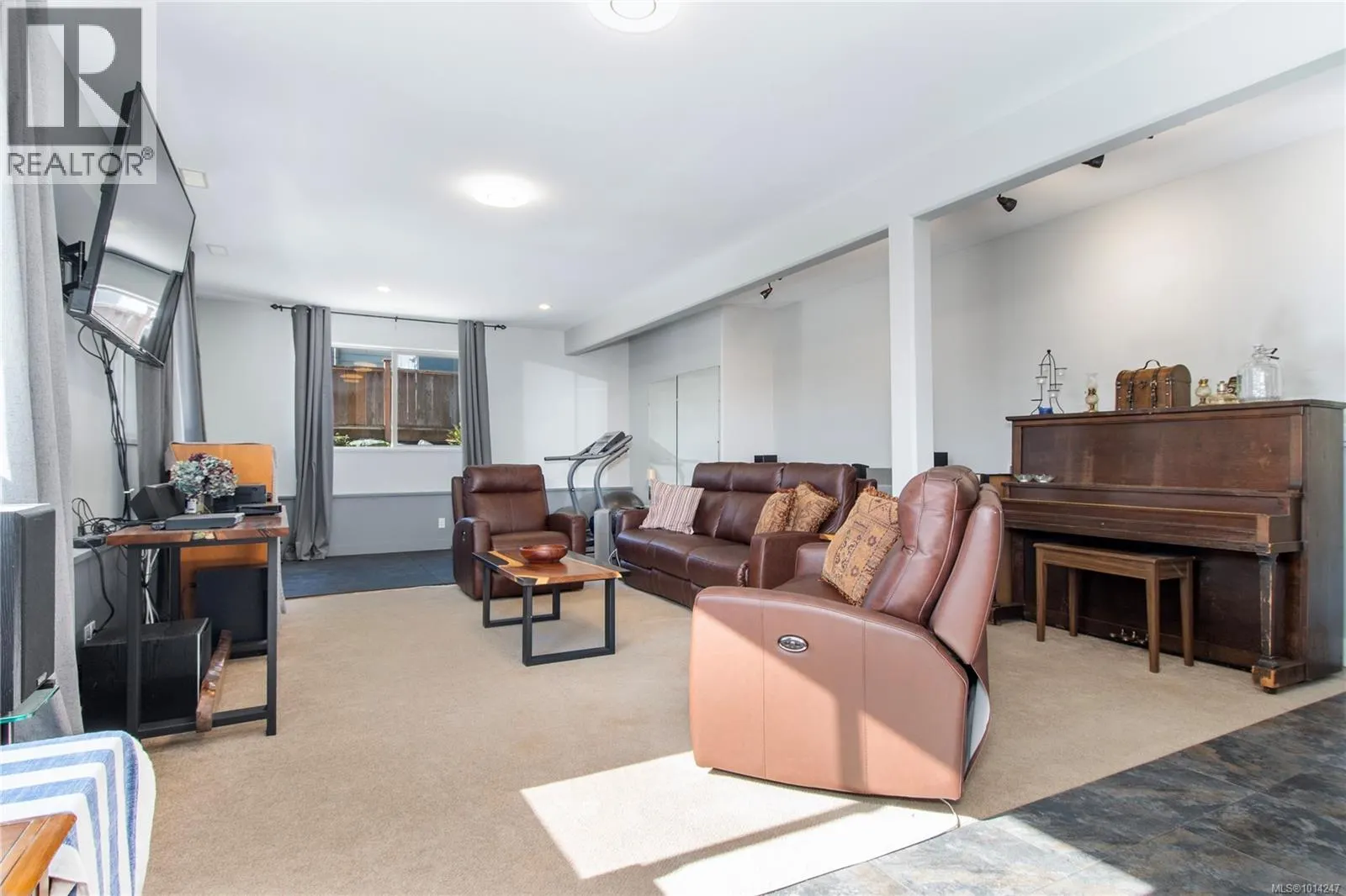 2953 Pacific View Terr