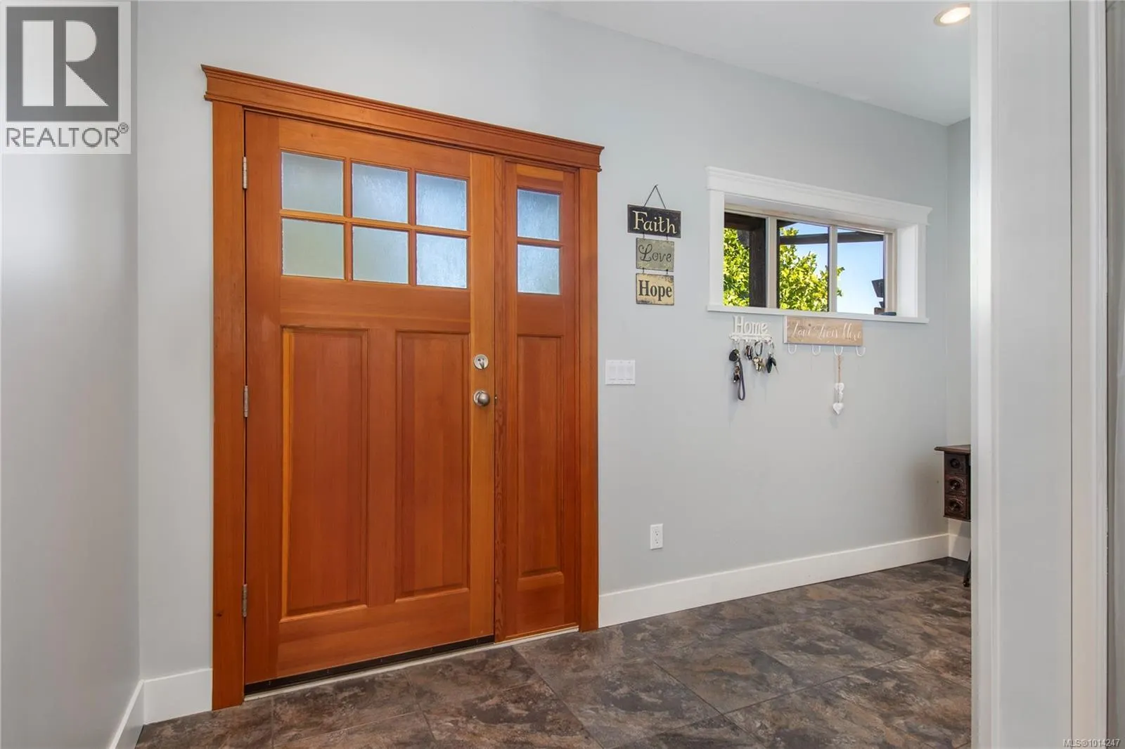 2953 Pacific View Terr