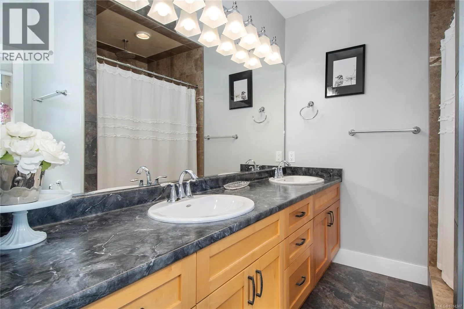2953 Pacific View Terr