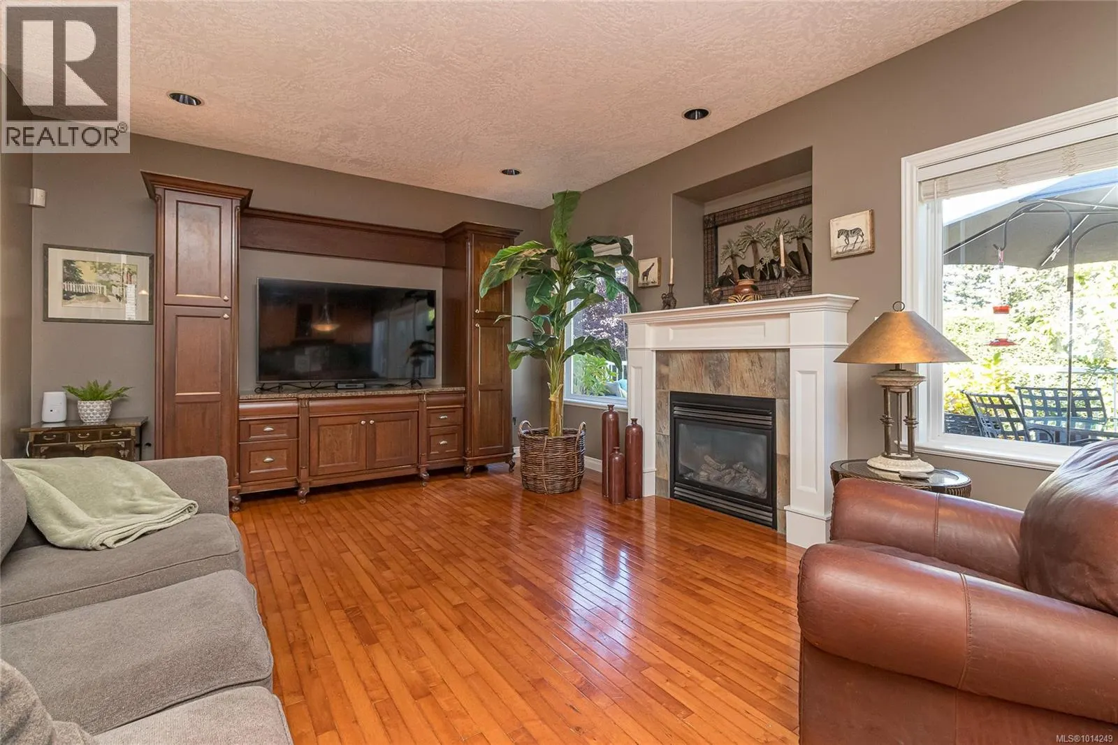 1204 Knockan Pl