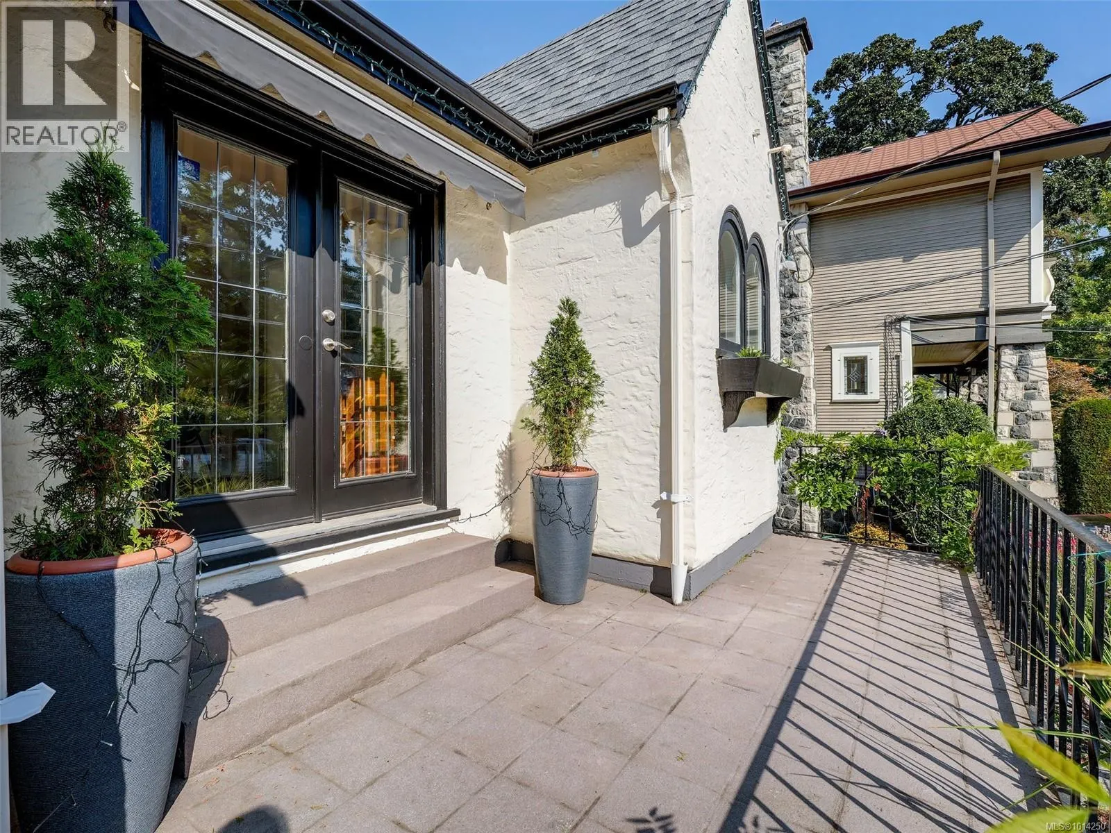 1016 CRAIGDARROCH Rd