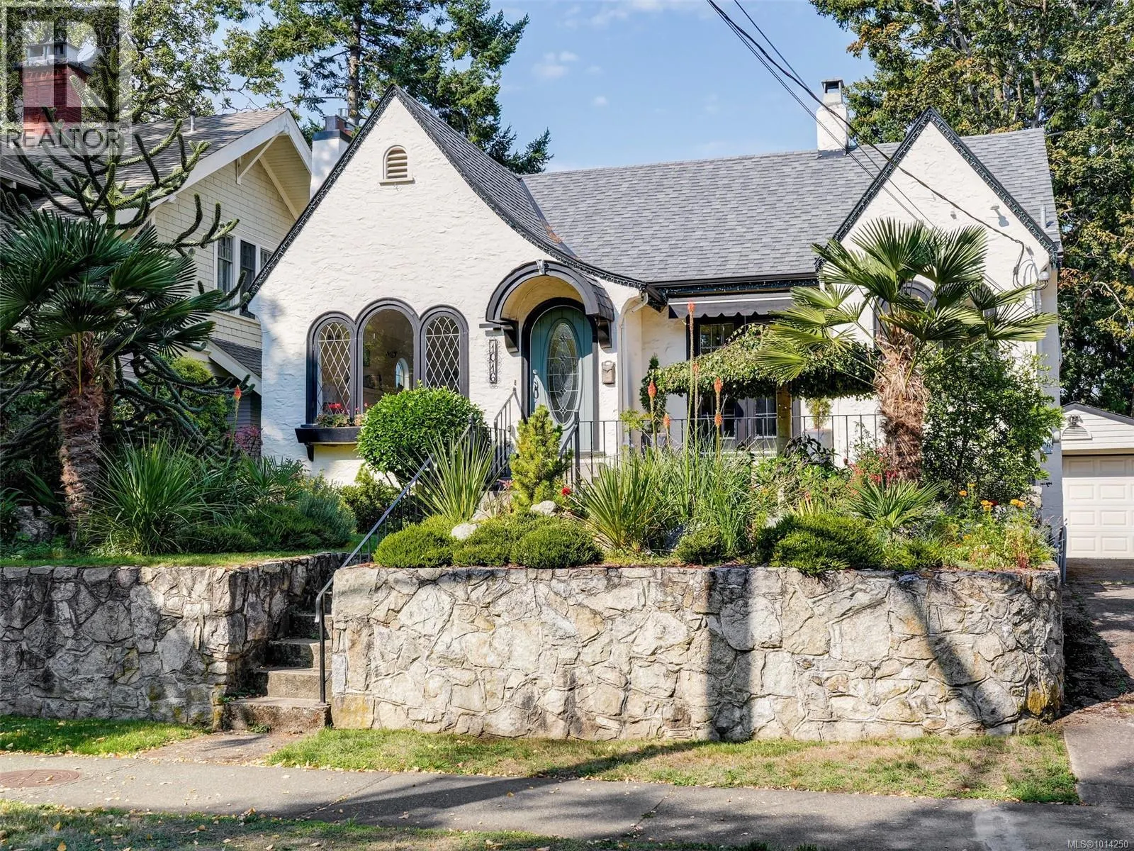 1016 CRAIGDARROCH Rd