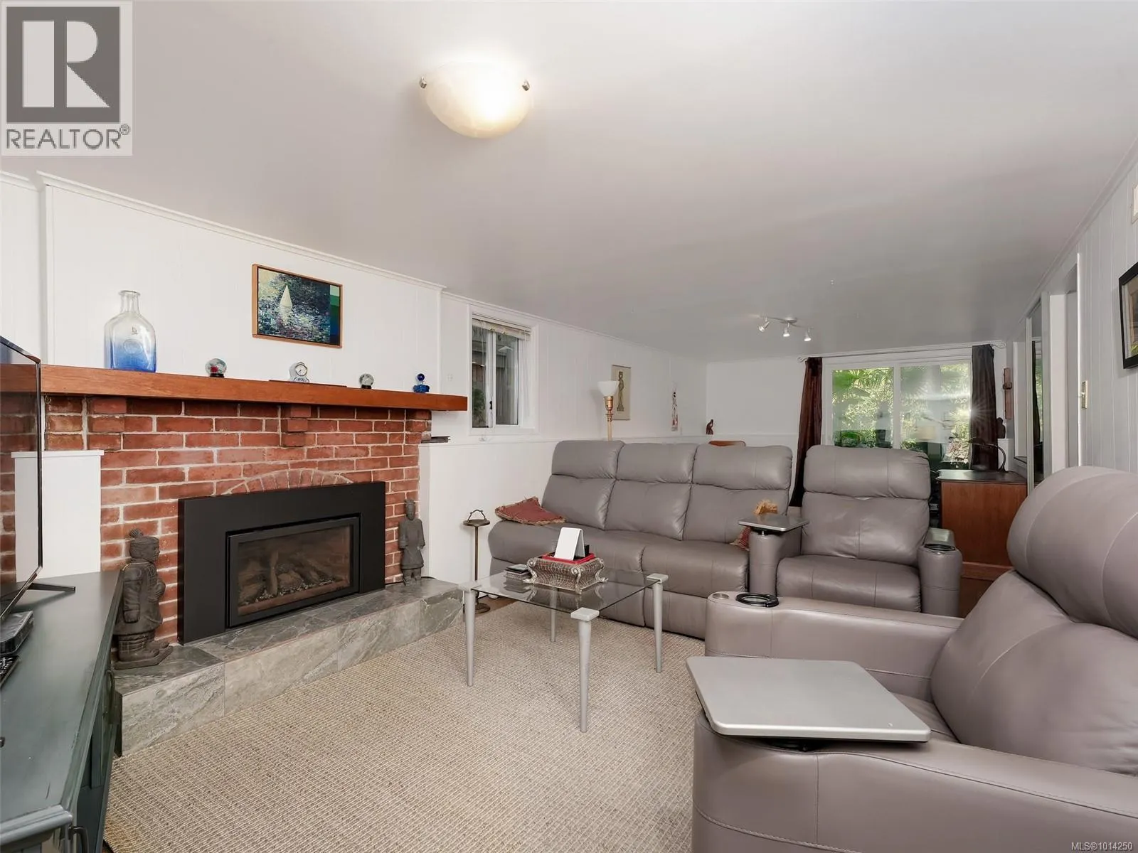 1016 CRAIGDARROCH Rd