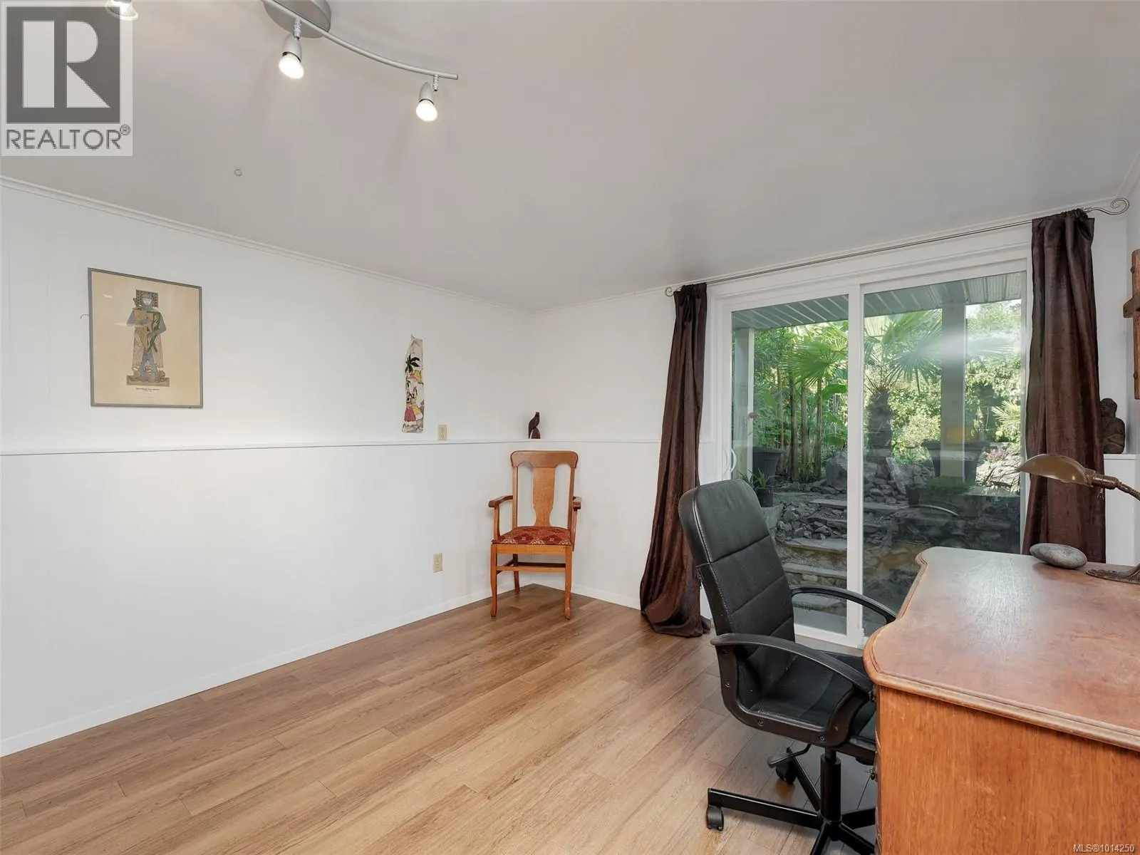 1016 CRAIGDARROCH Rd