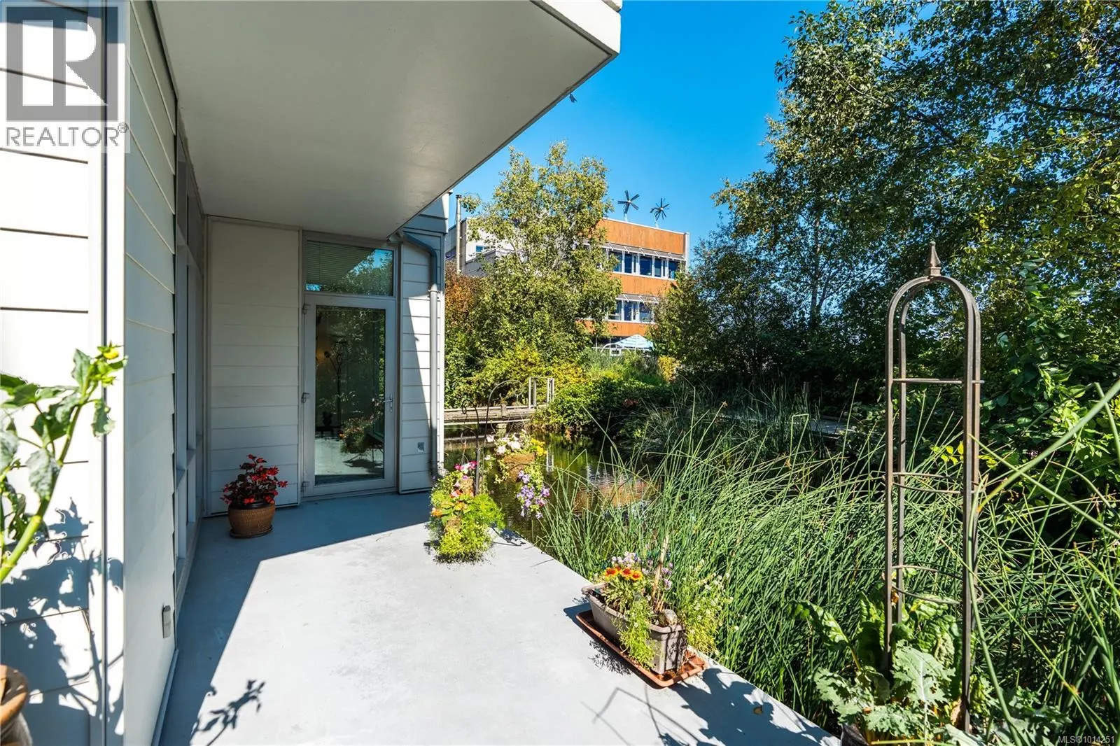 G1 395 Tyee Rd