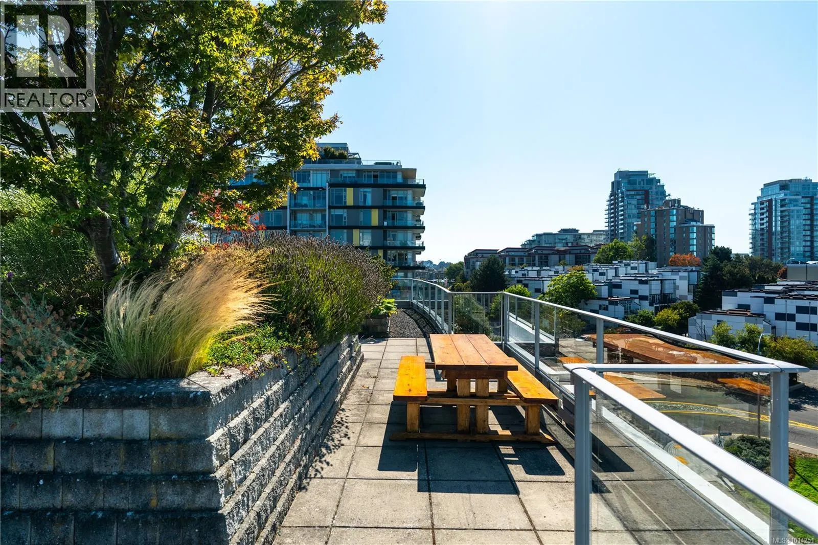 G1 395 Tyee Rd