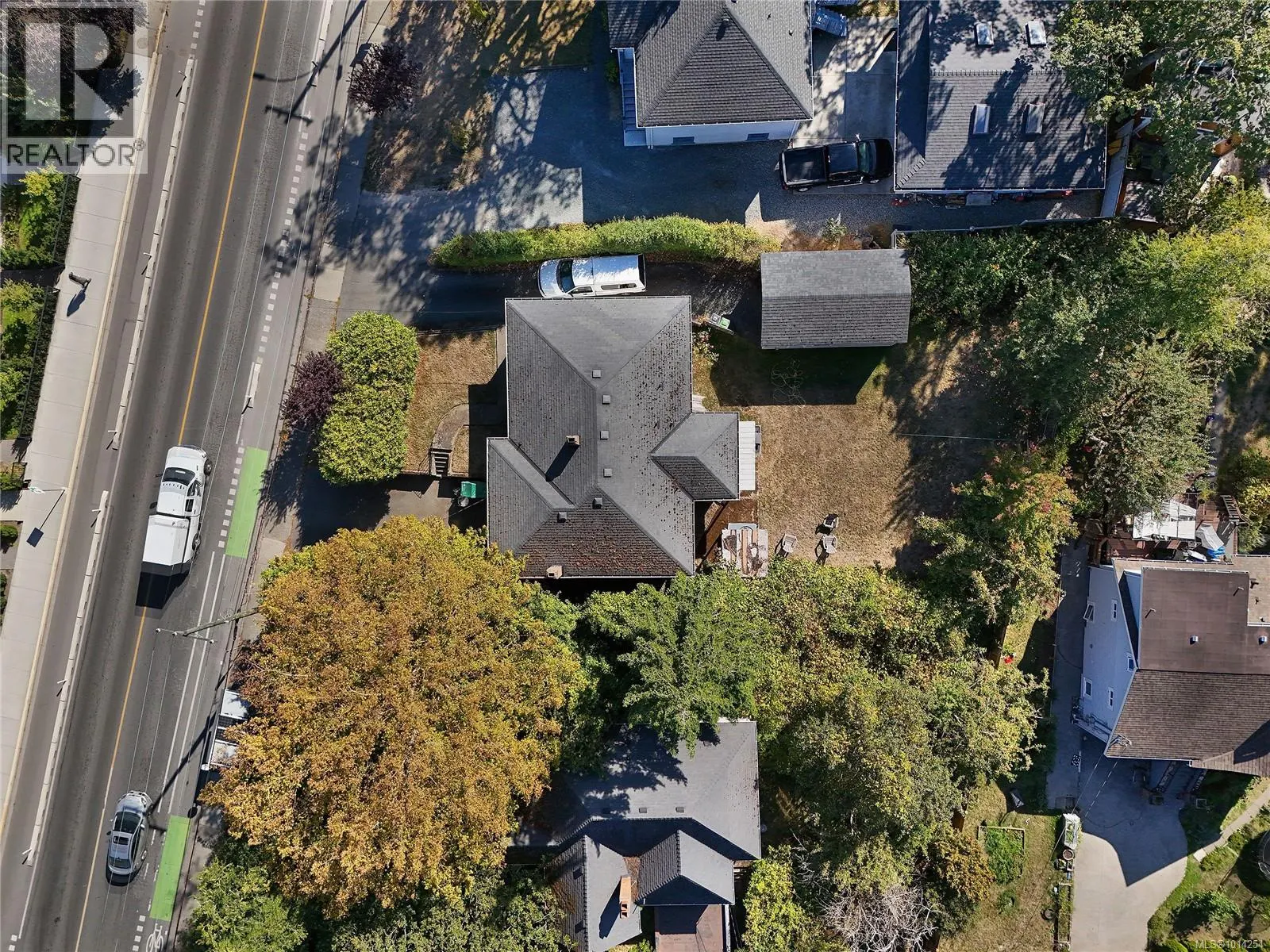 826 Lampson St