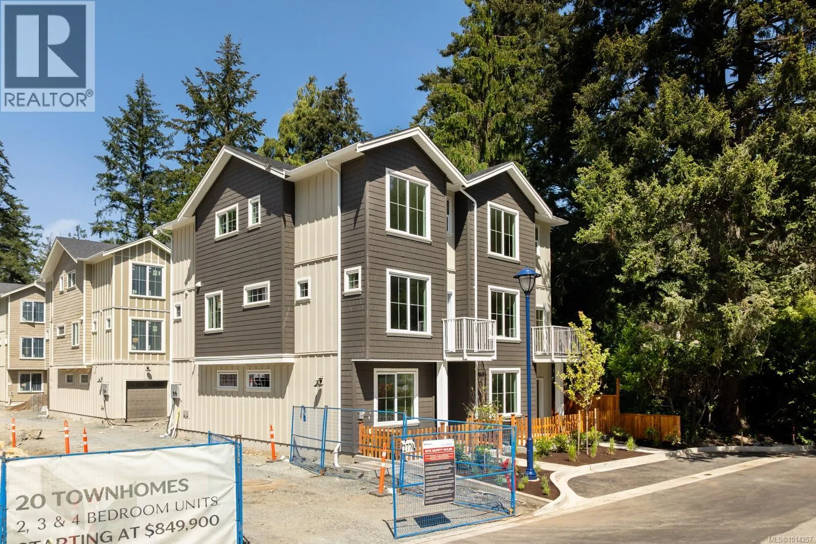 204 2770 Vantilburg Cres