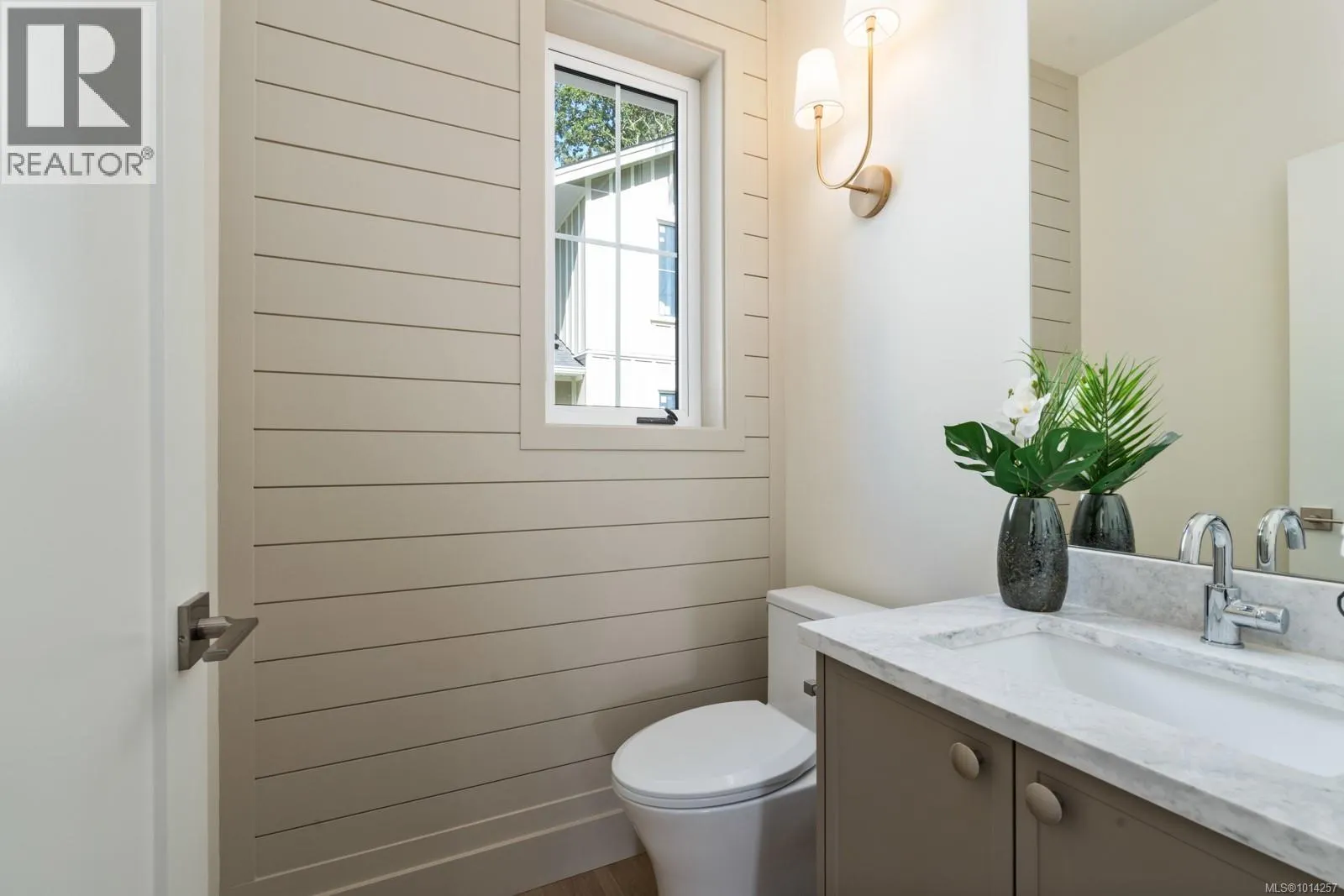 204 2770 Vantilburg Cres