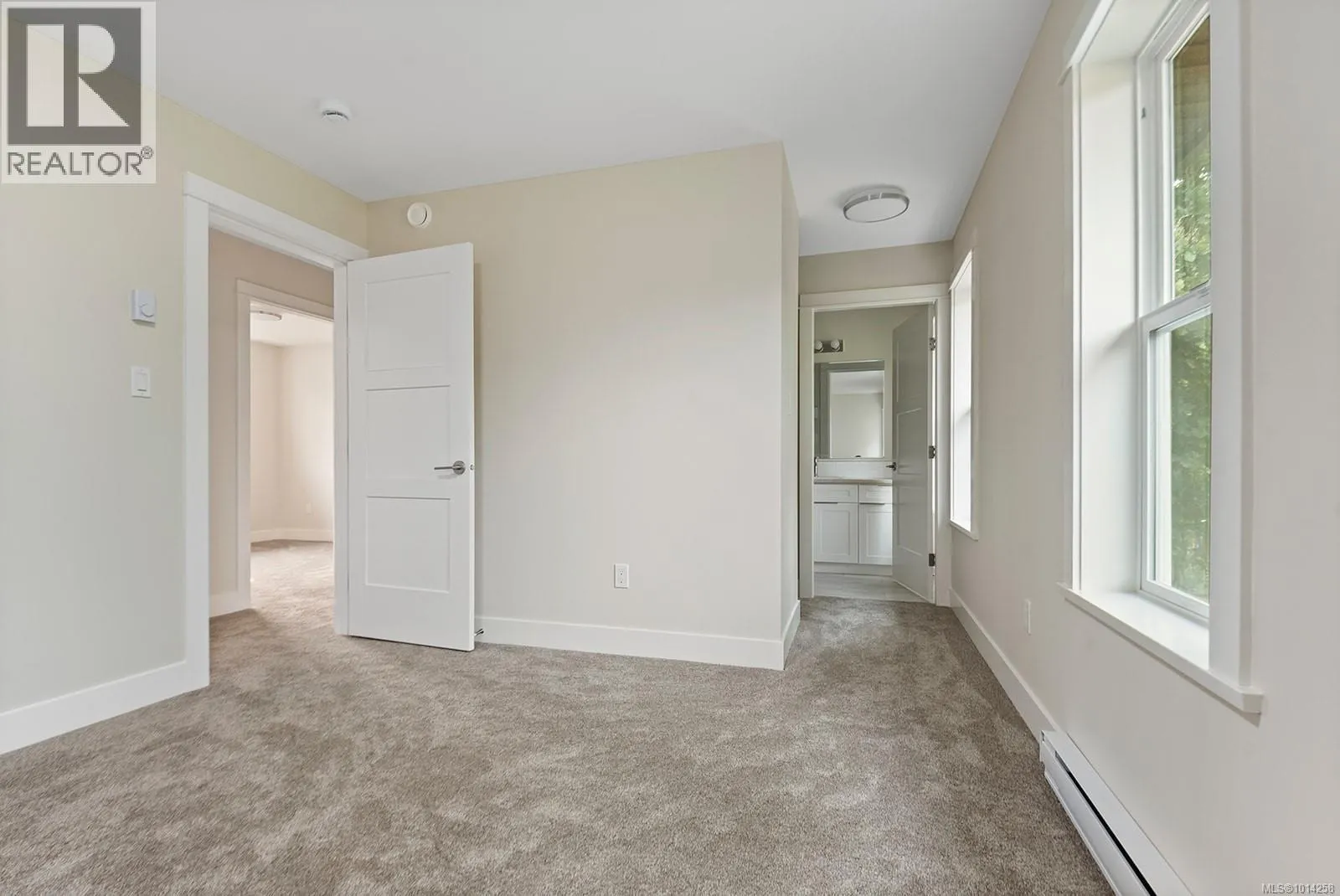 9242 Cottonwood Rd