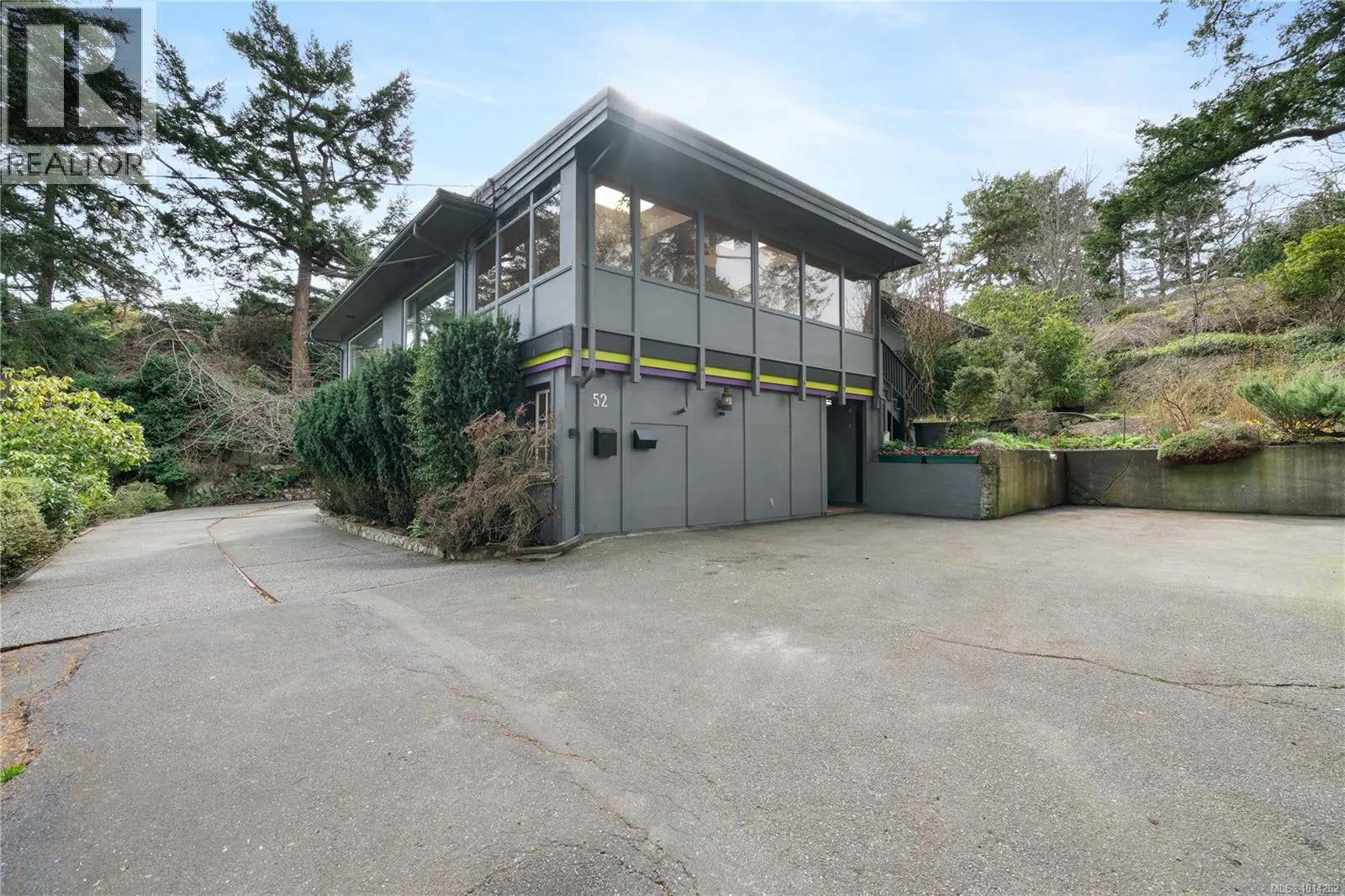 52 Sylvan Lane