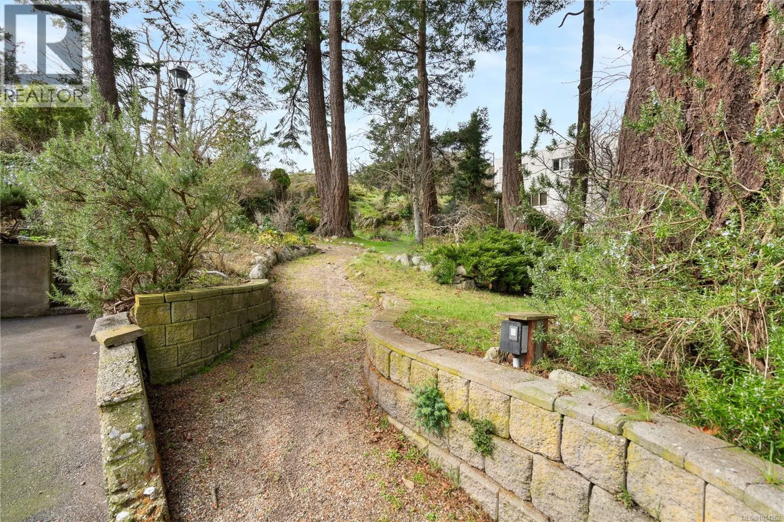 52 Sylvan Lane