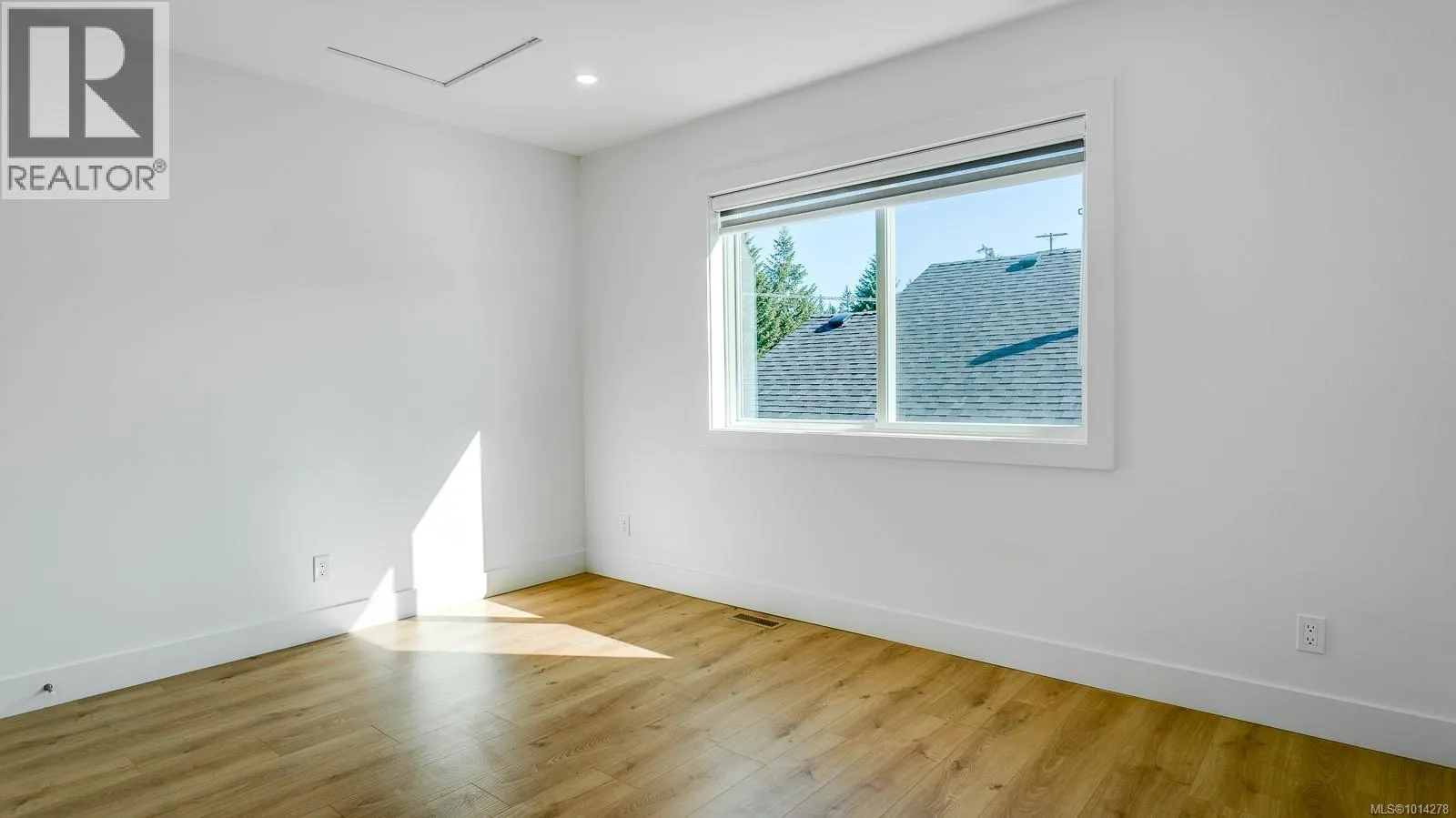 3207 Fernwood Lane