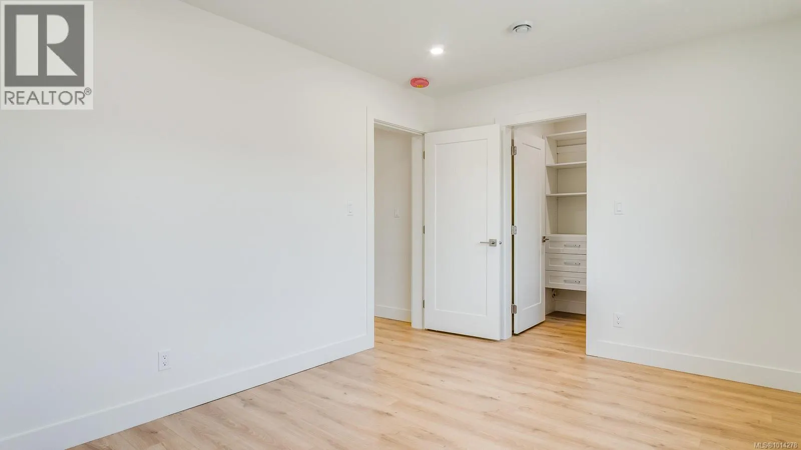 3207 Fernwood Lane