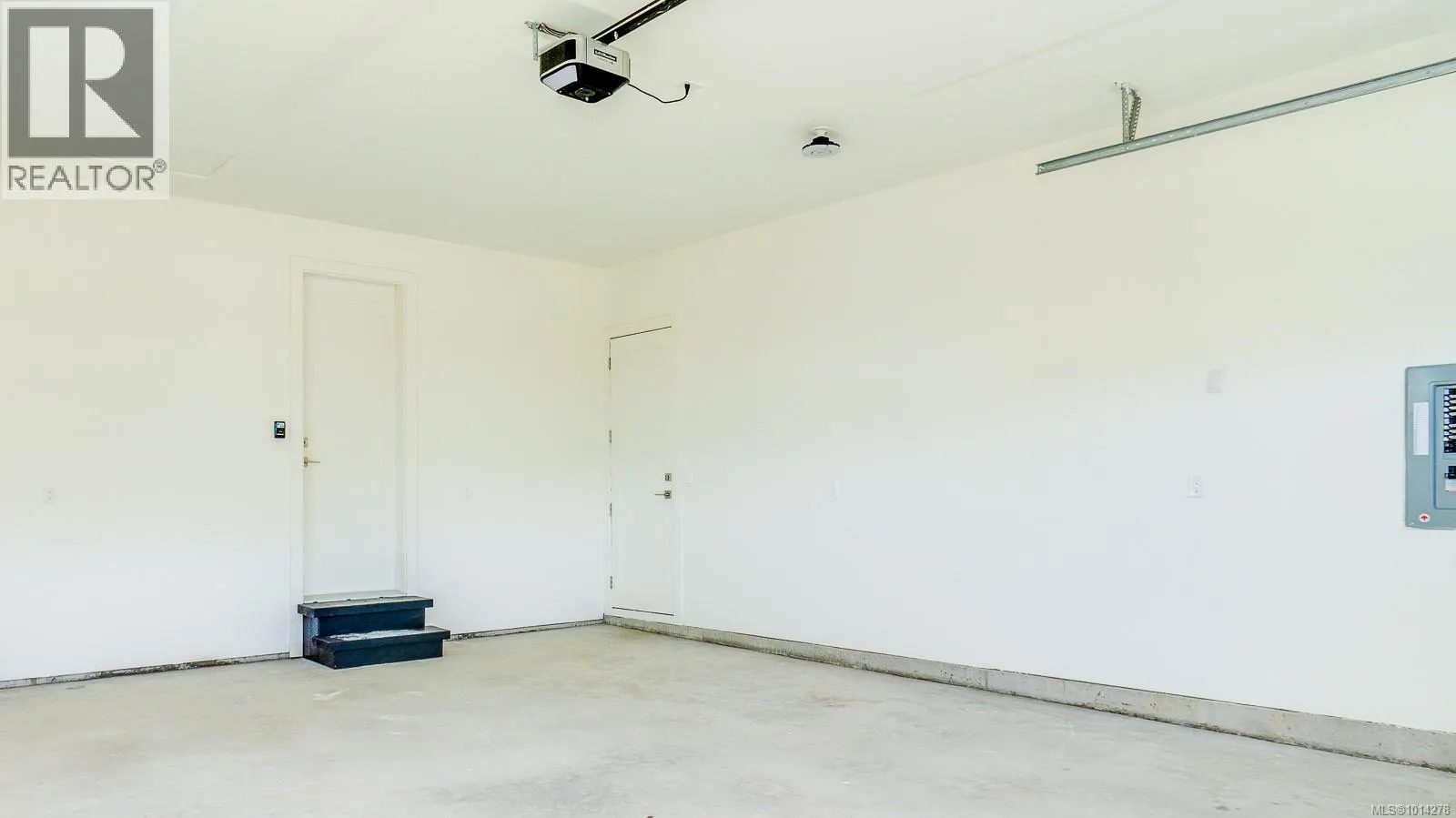 3207 Fernwood Lane