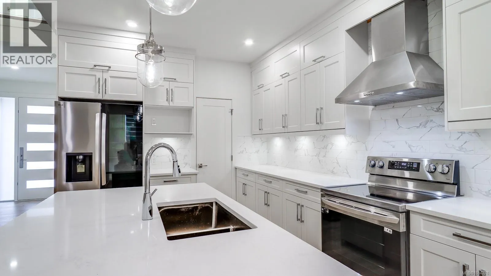 3207 Fernwood Lane