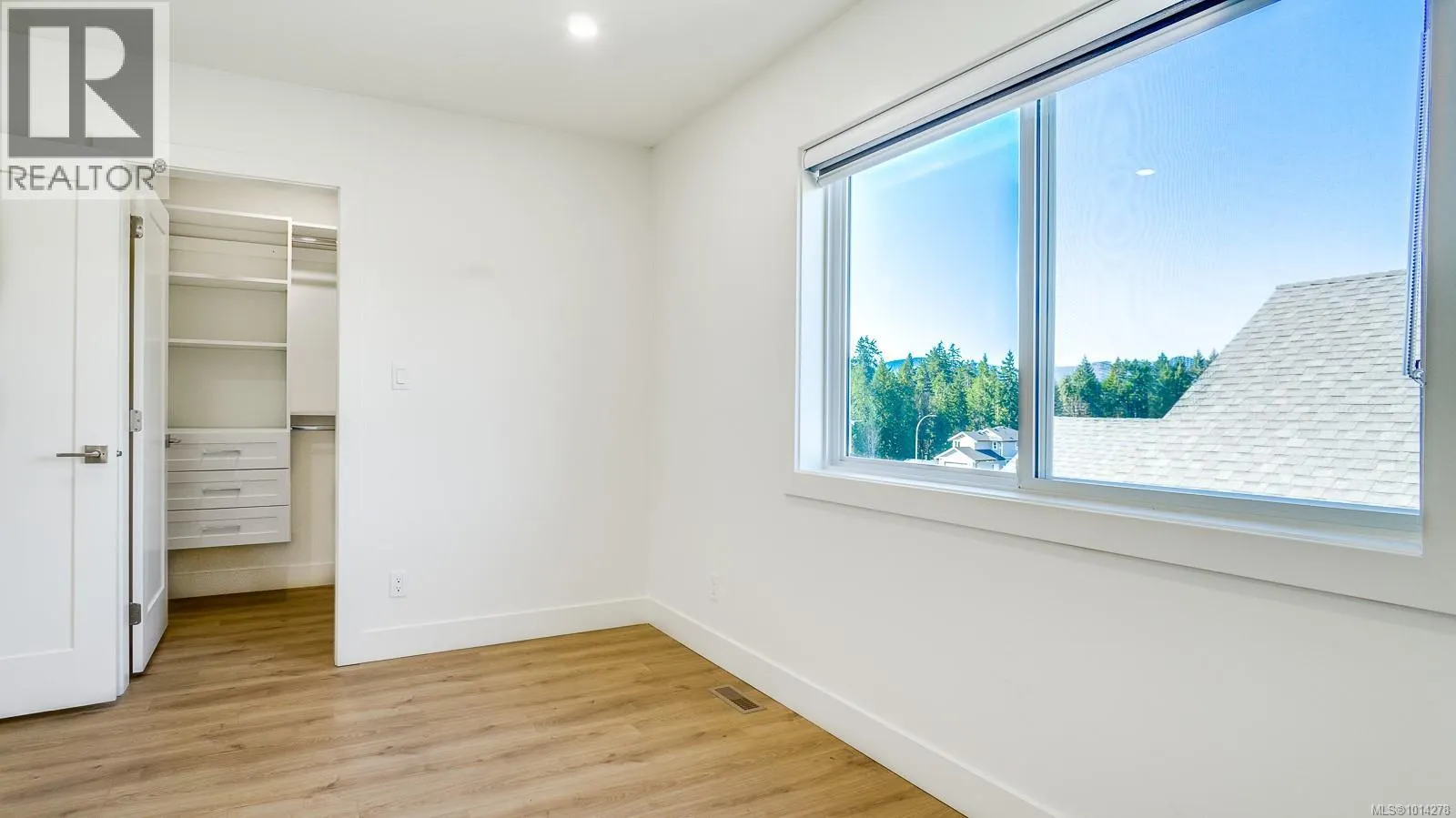 3207 Fernwood Lane