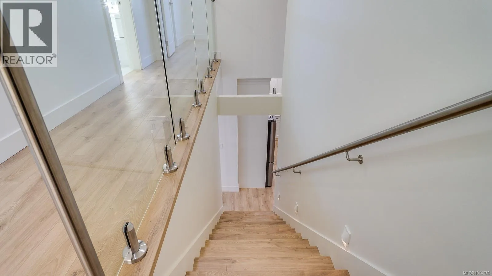 3207 Fernwood Lane