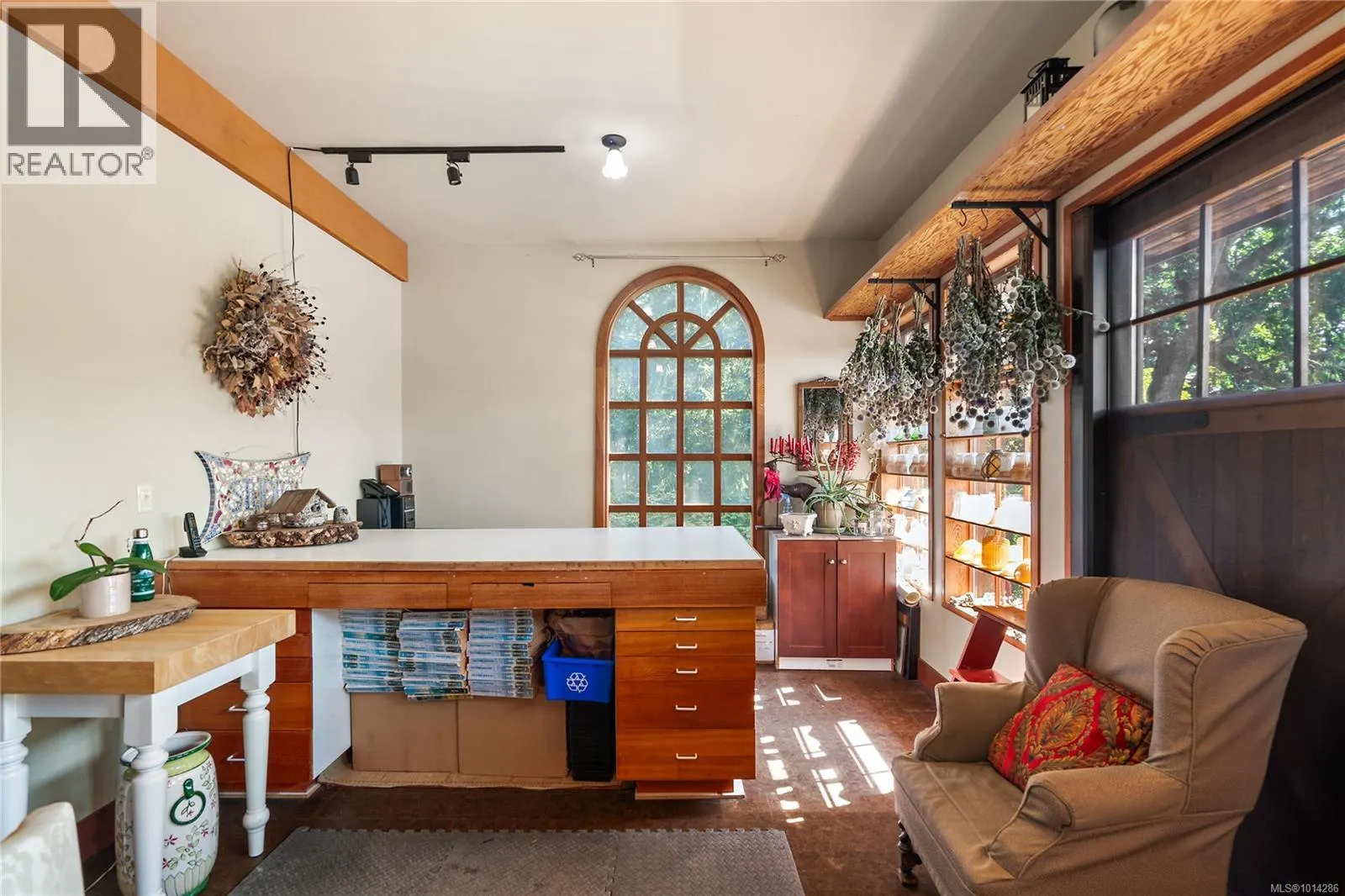 845 Downey Rd