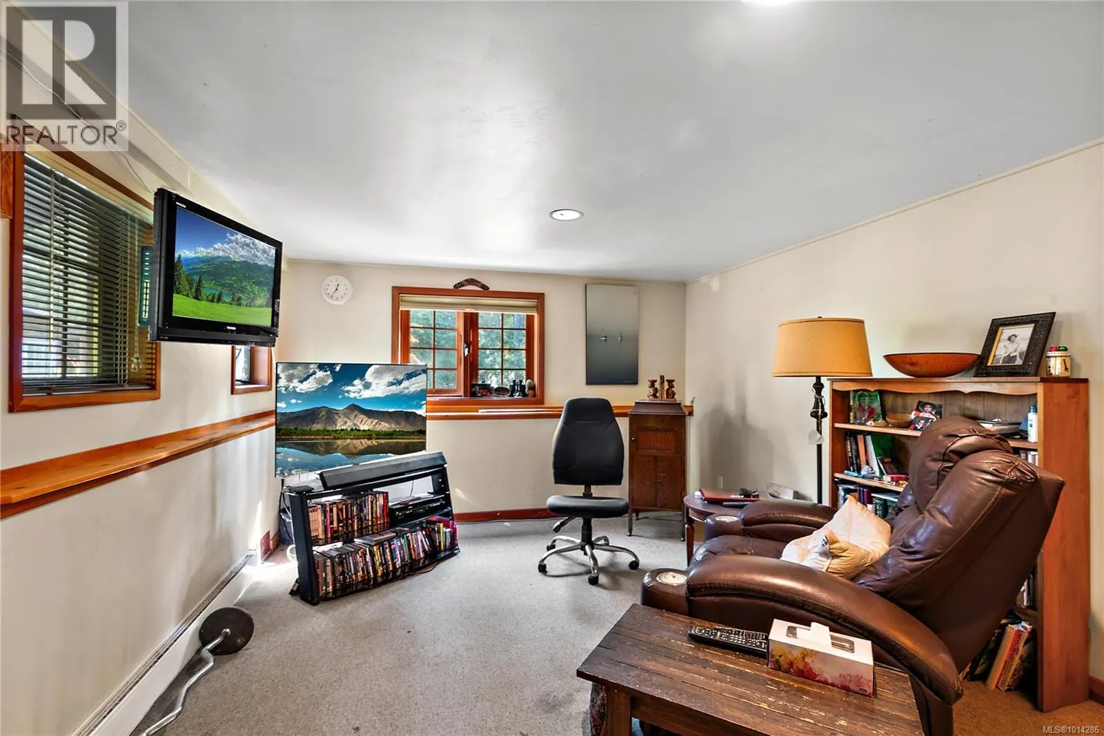 845 Downey Rd
