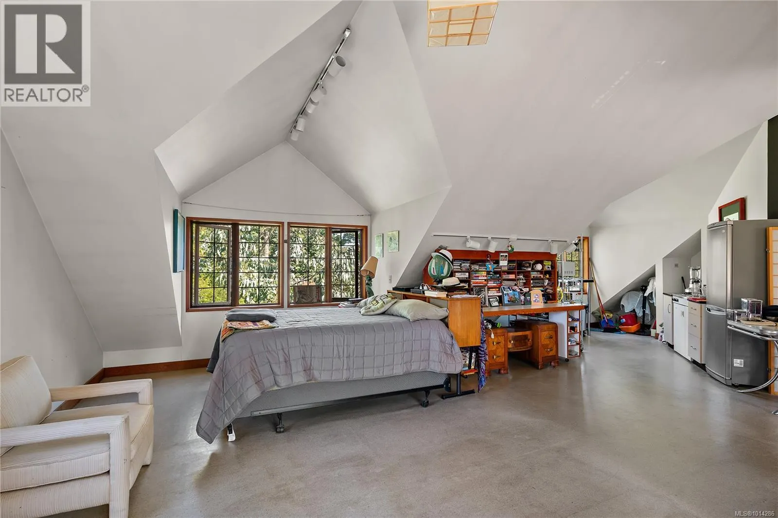 845 Downey Rd