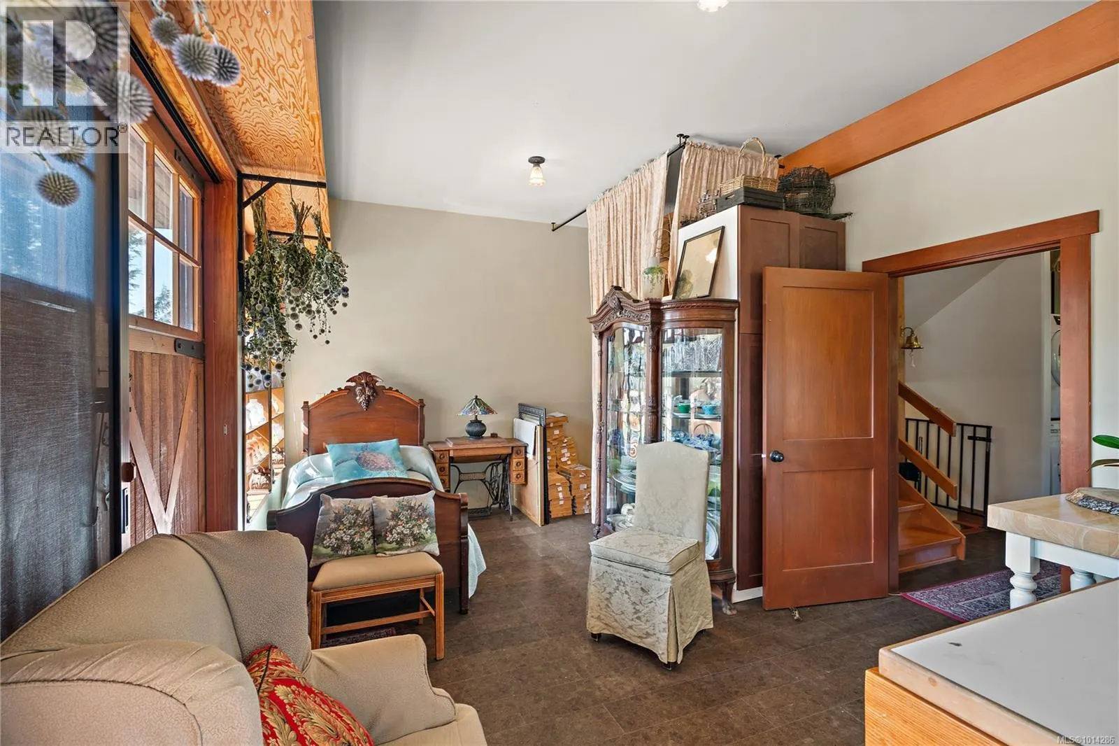 845 Downey Rd