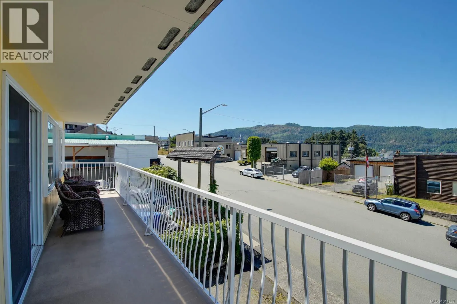 3147 2nd Ave