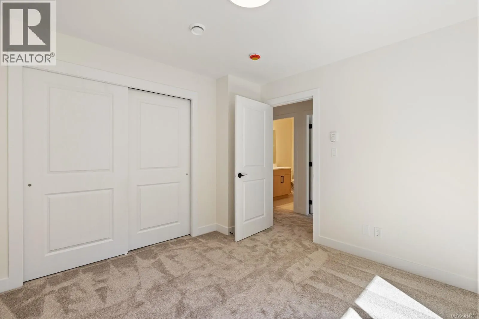 126 Elk Rd