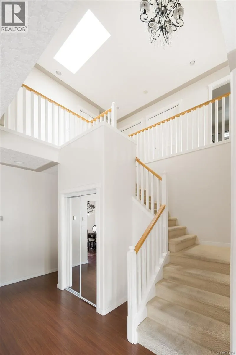 2161 Stone Gate