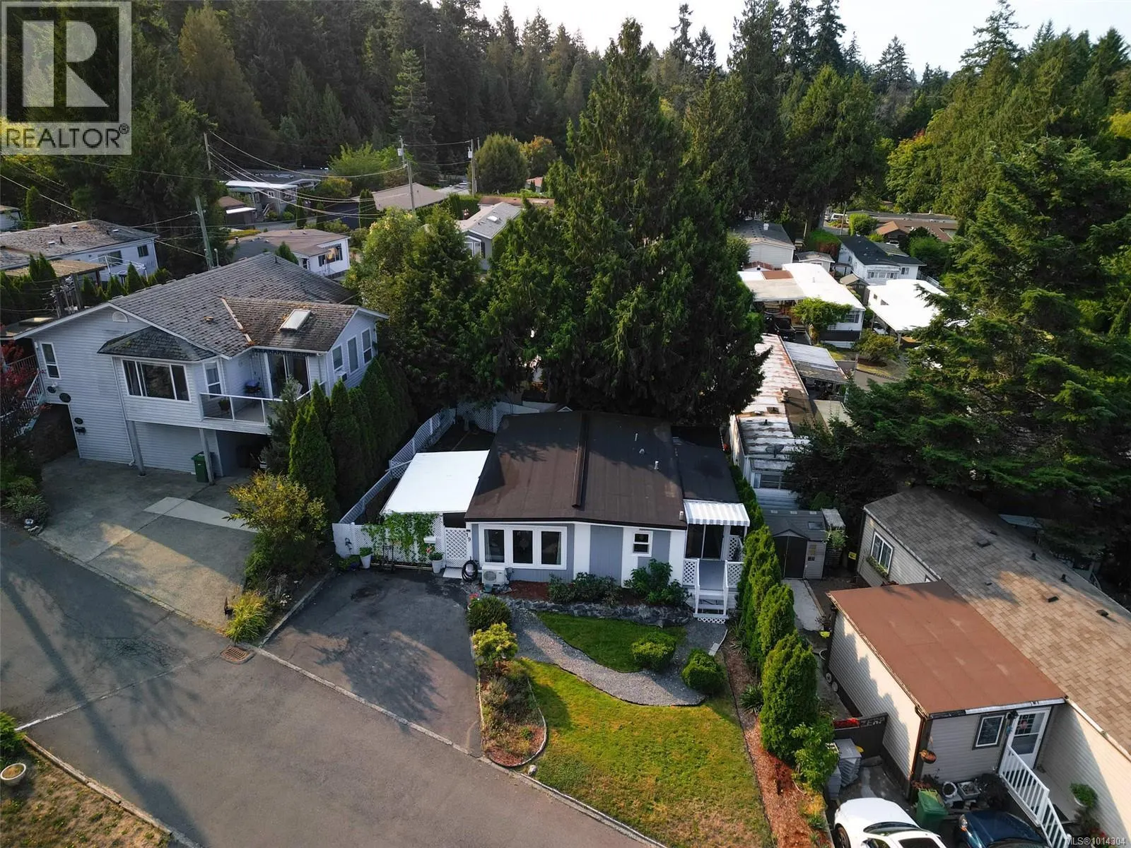 19 2587 Selwyn Rd