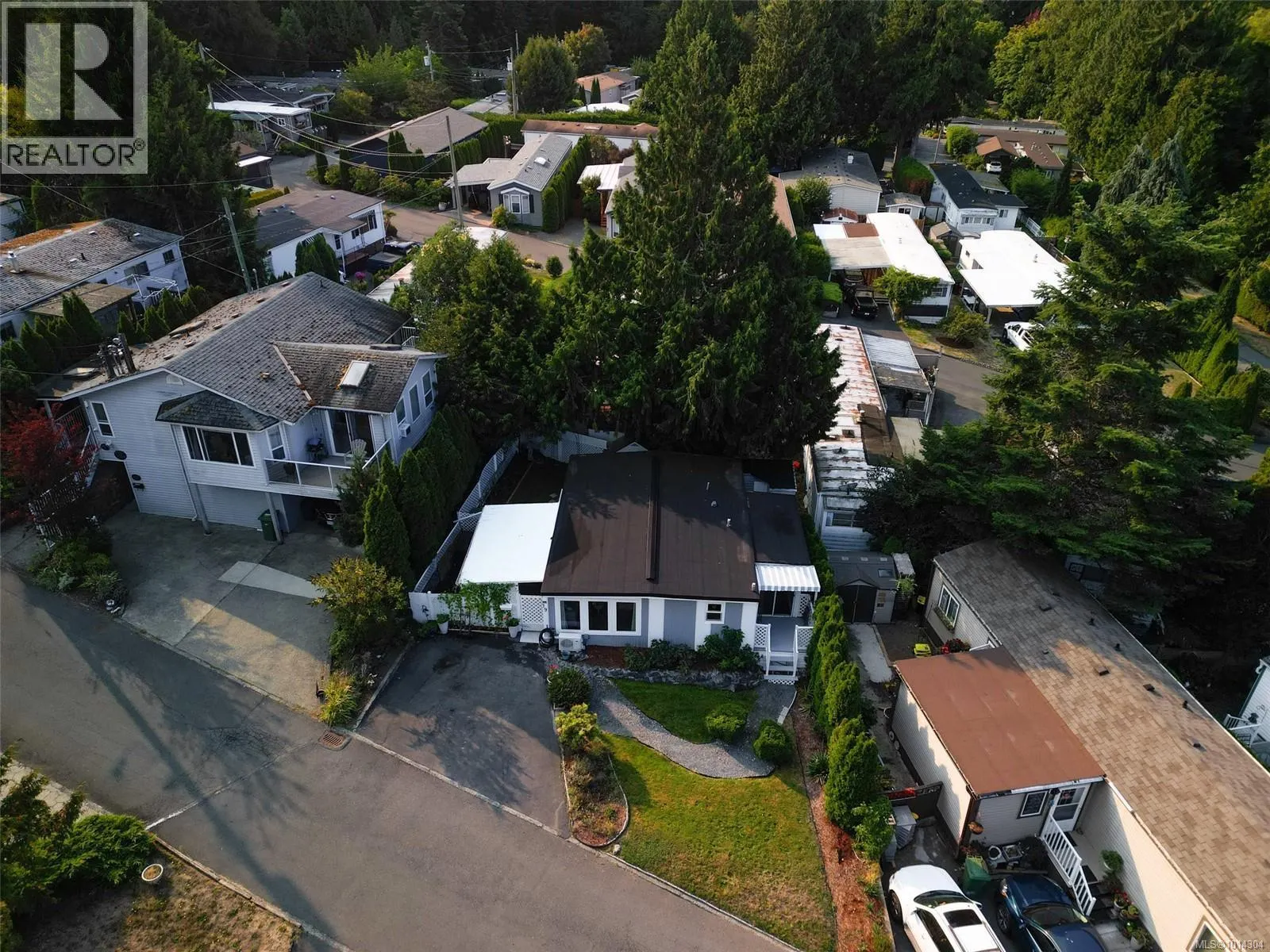 19 2587 Selwyn Rd