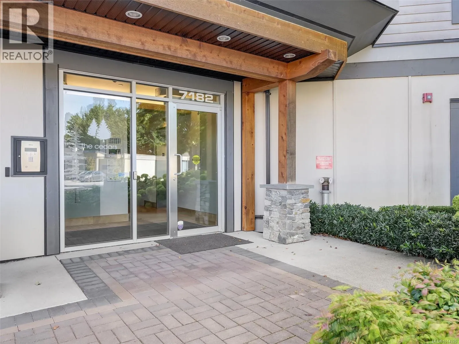202 7182 West Saanich Rd