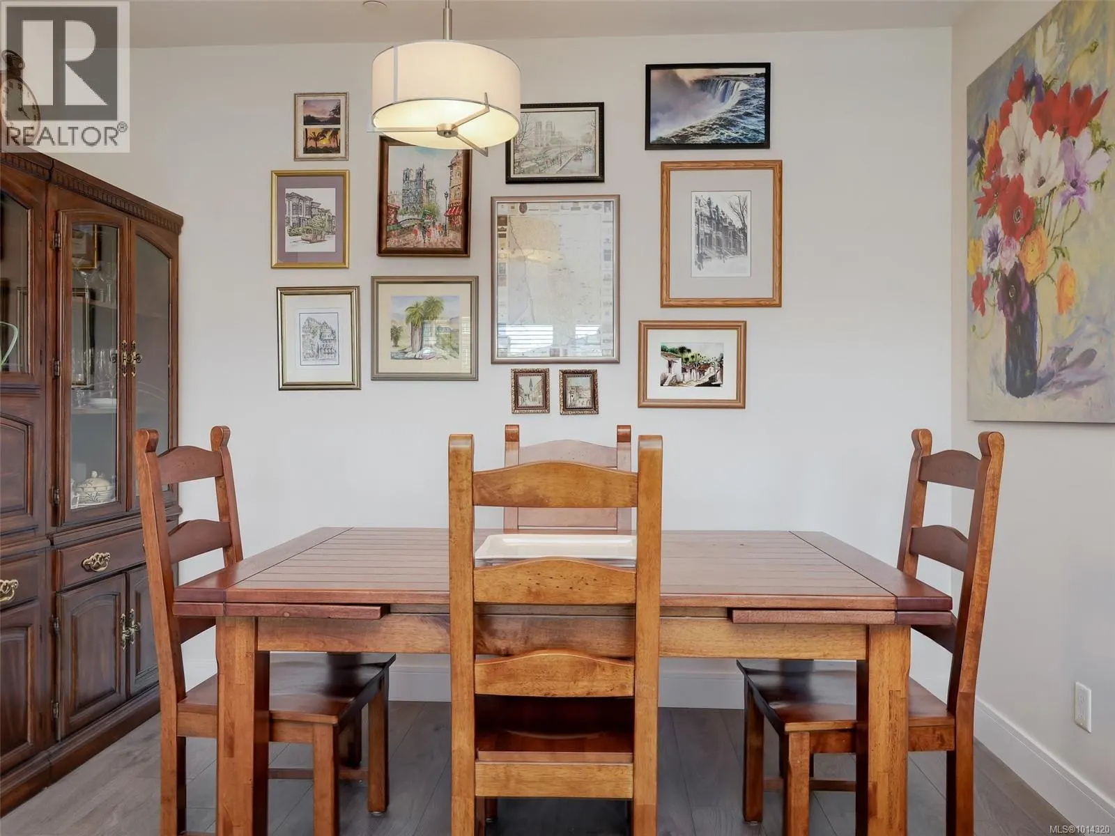202 7182 West Saanich Rd