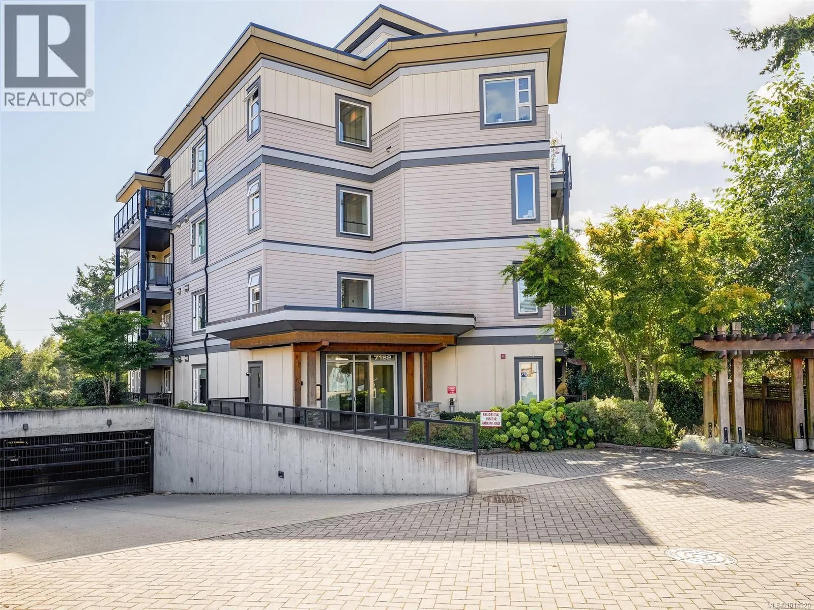 202 7182 West Saanich Rd
