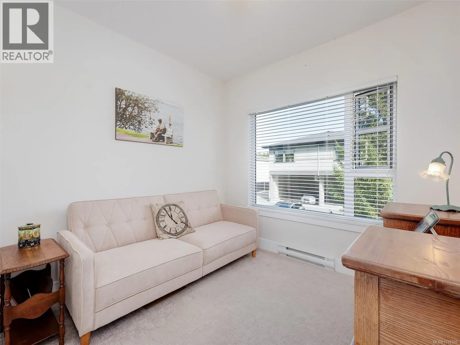 202 7182 West Saanich Rd