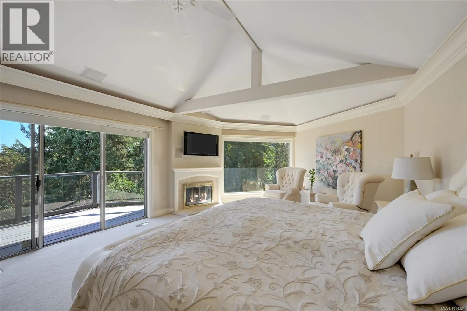 2807 Arbutus Rd
