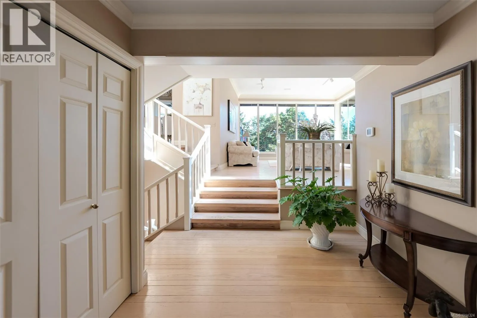 2807 Arbutus Rd