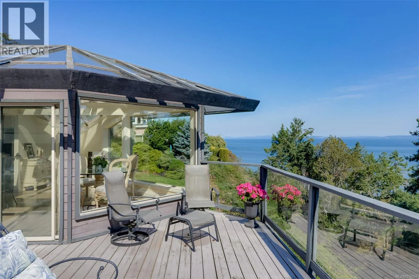 2807 Arbutus Rd