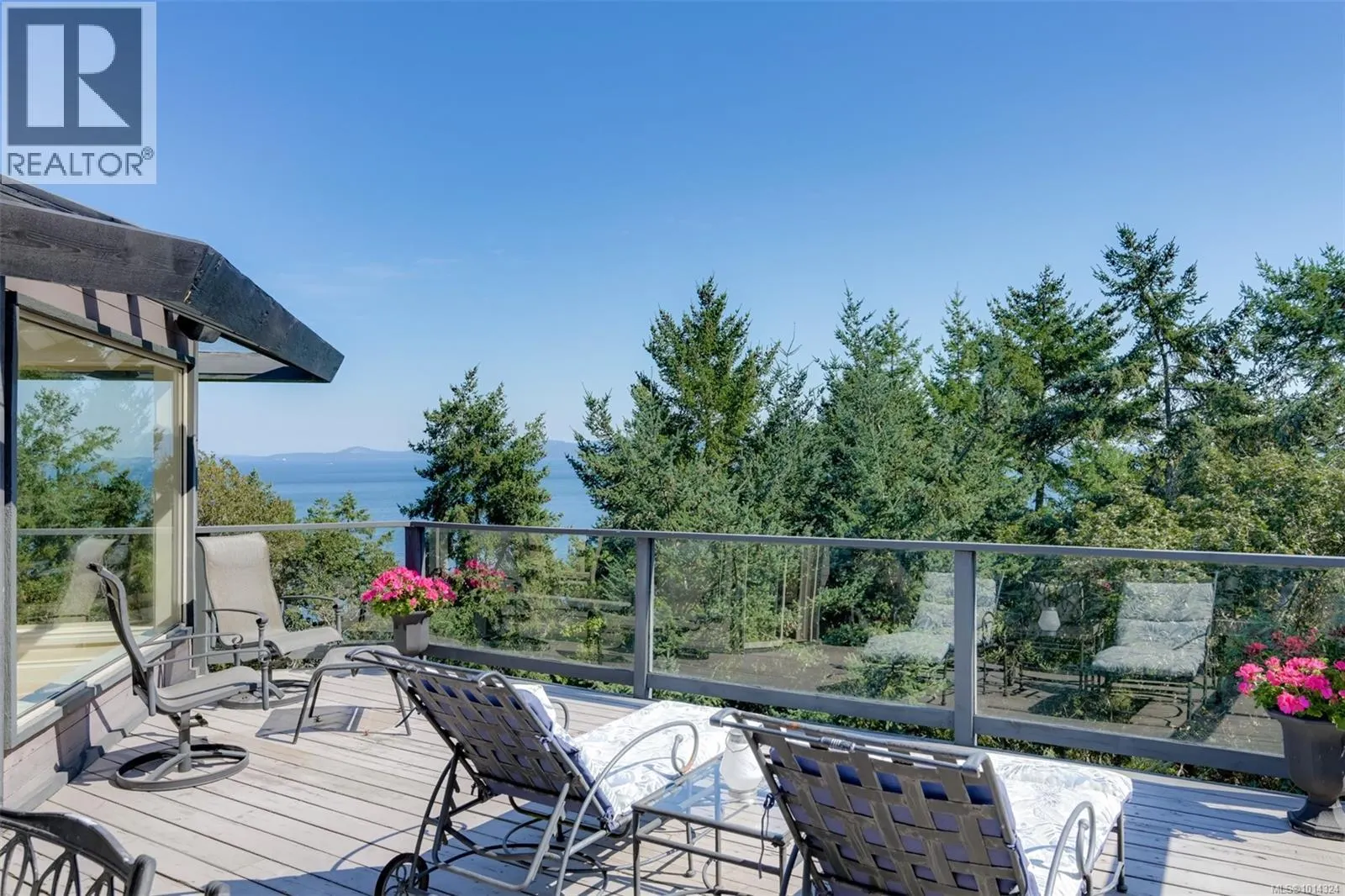 2807 Arbutus Rd