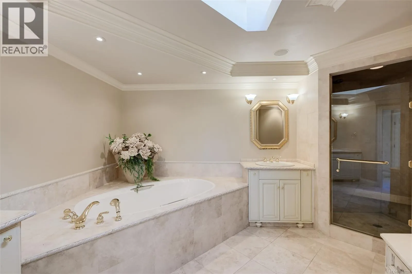 2807 Arbutus Rd