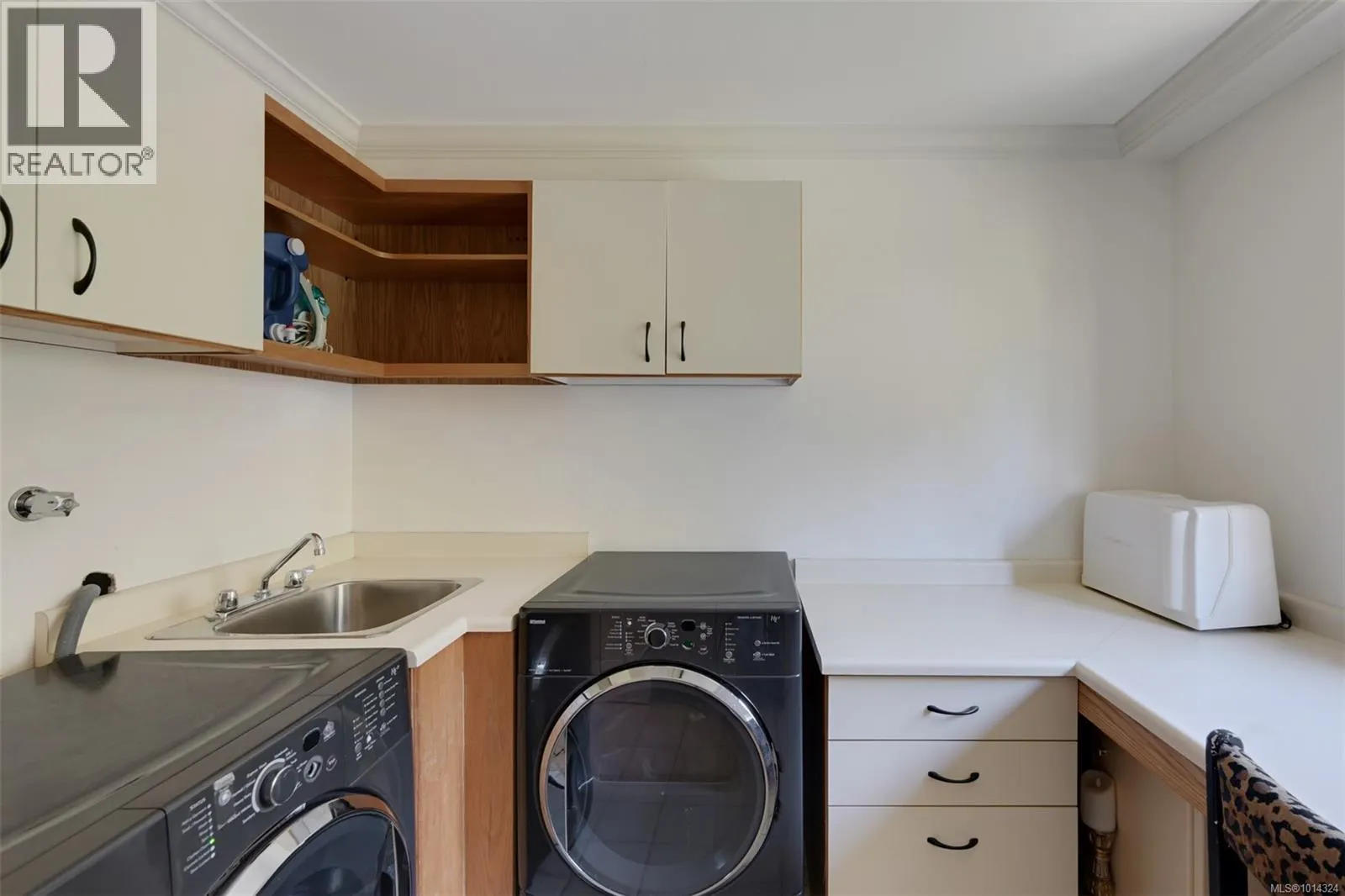 2807 Arbutus Rd