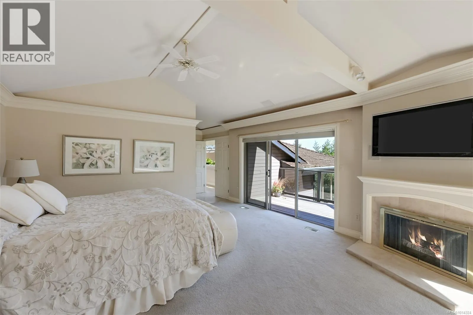 2807 Arbutus Rd