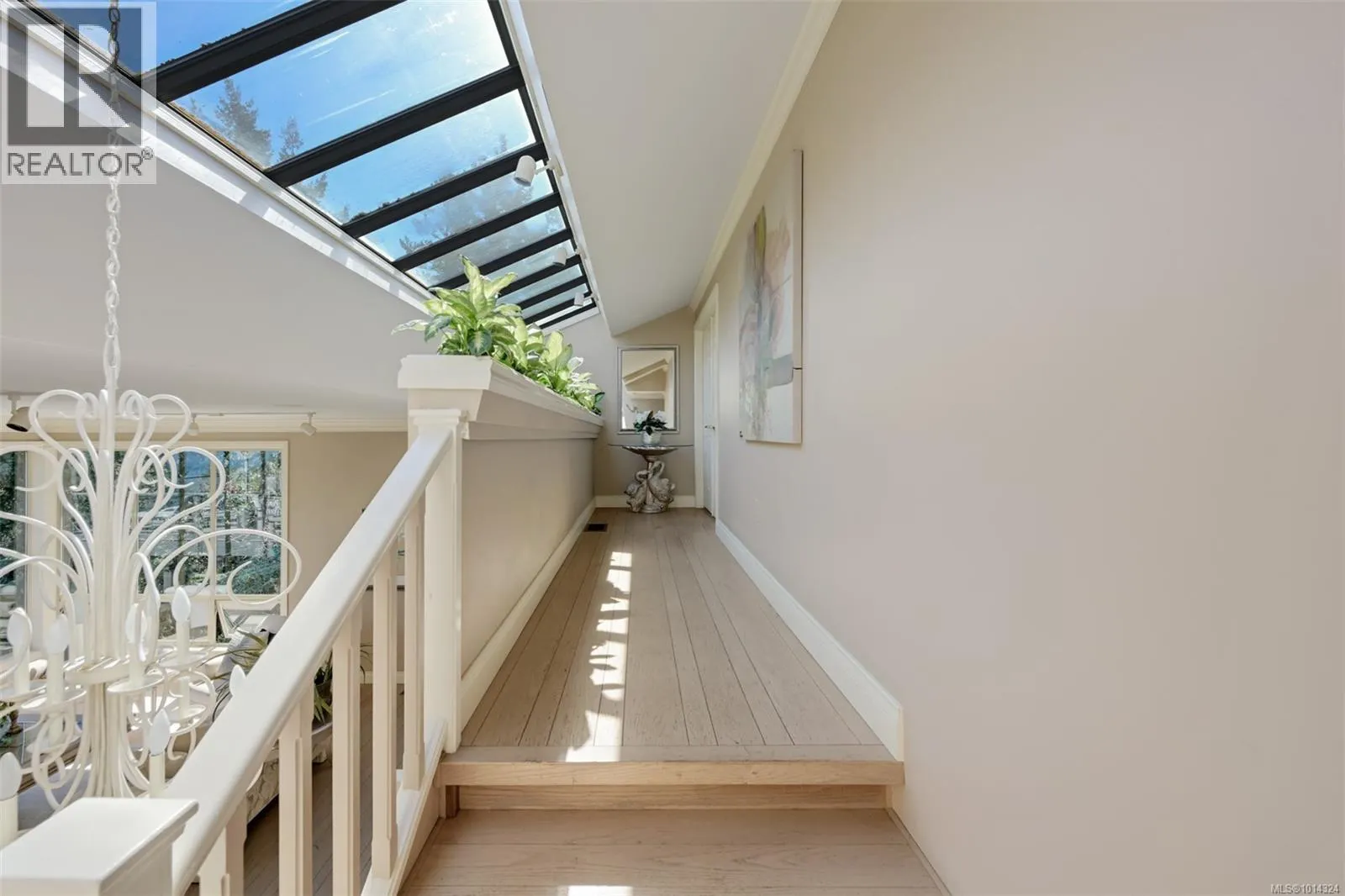 2807 Arbutus Rd