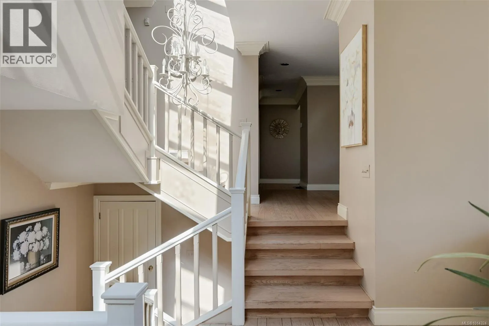 2807 Arbutus Rd