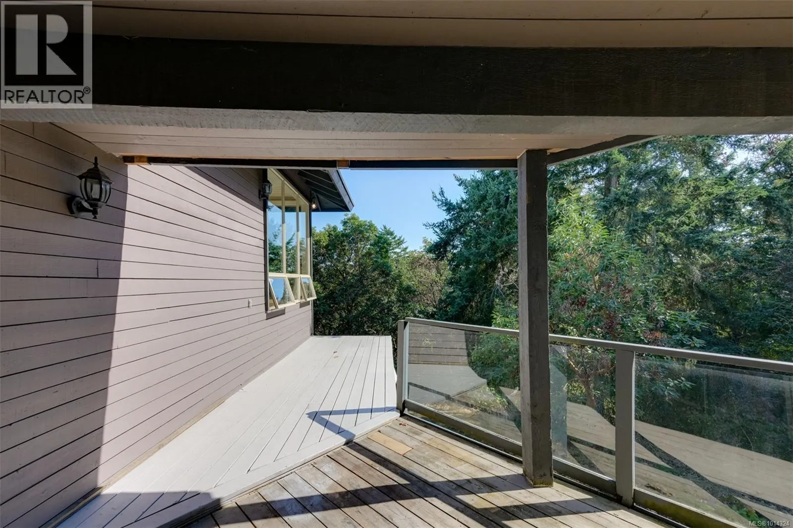 2807 Arbutus Rd