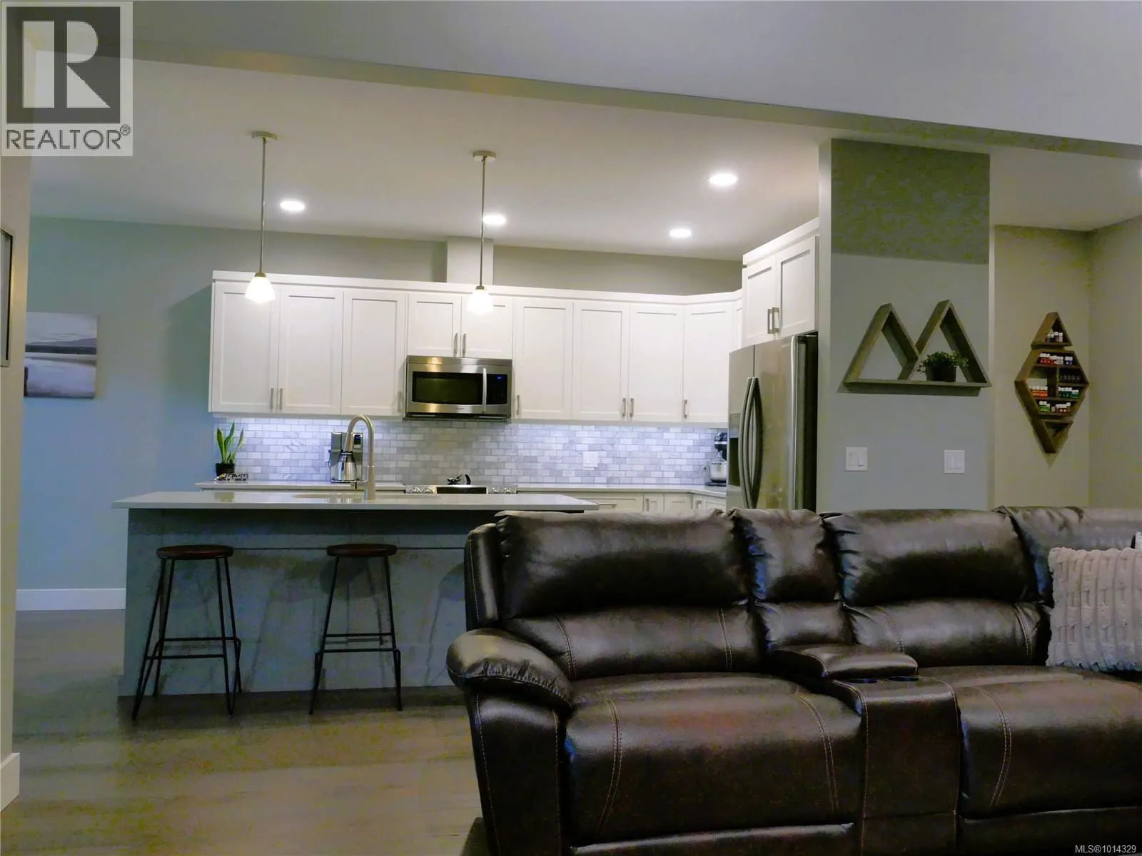 174 303 Arden Rd