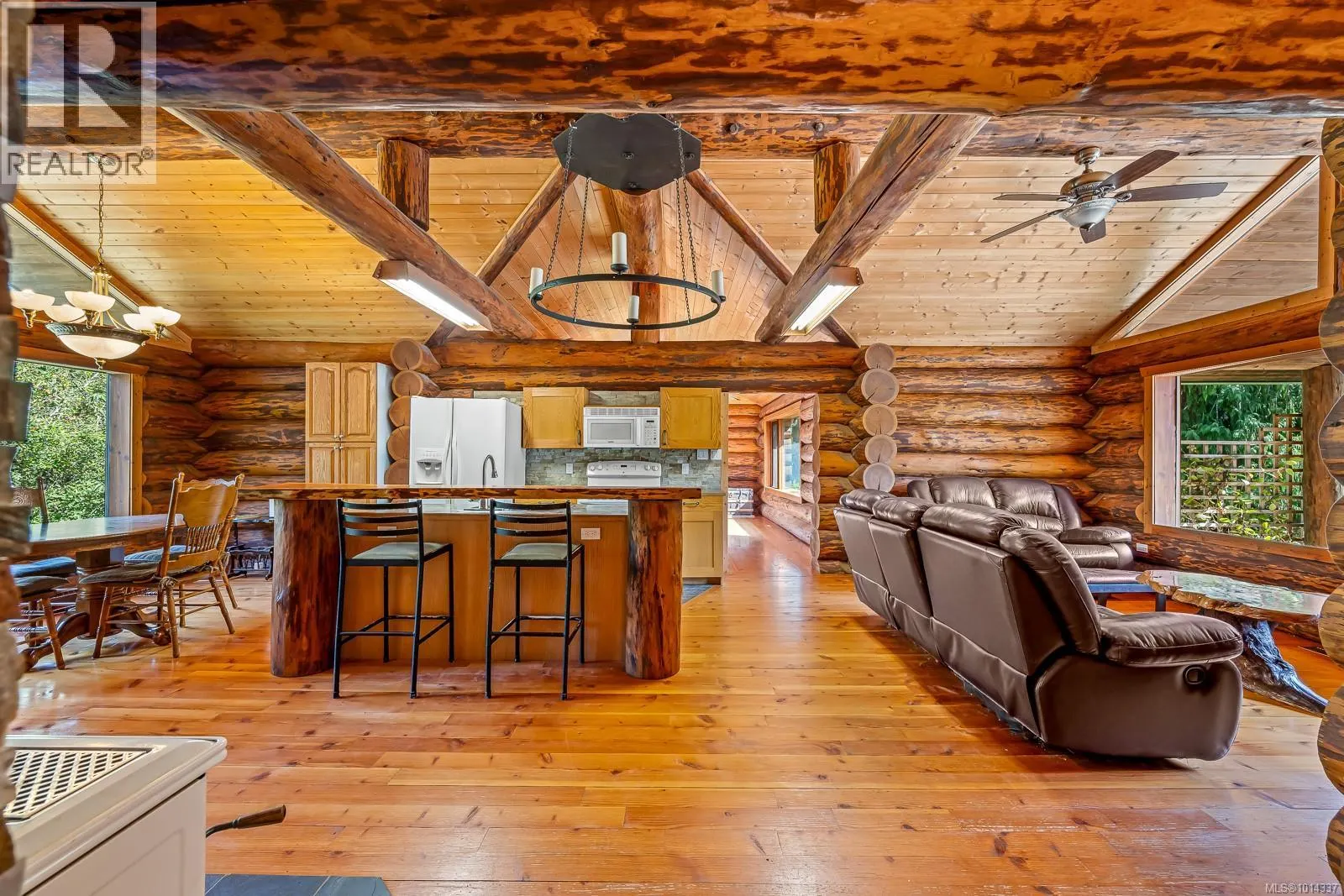 4867 Lorna Lane
