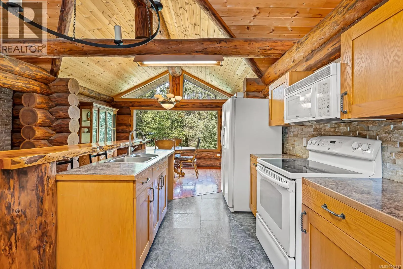 4867 Lorna Lane